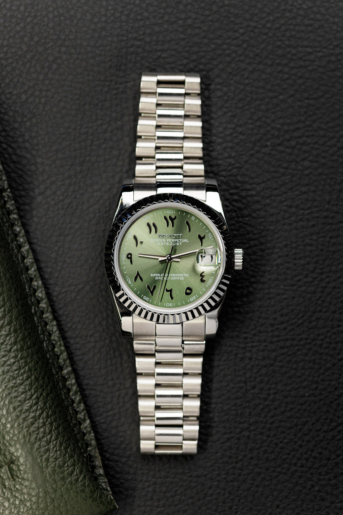 The JustDate - Timeless Design Meets Modern Customisation